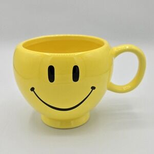 Vintage 1990s Teleflora Smiley Face Large 4" Retro Yellow Pottery Coffee Mug Cup